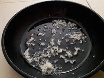 Make Garlic squid for cabbage step 4
