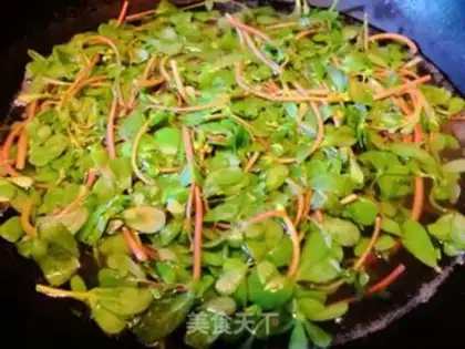 Make Creaming peppers and eggs and teeth step 1