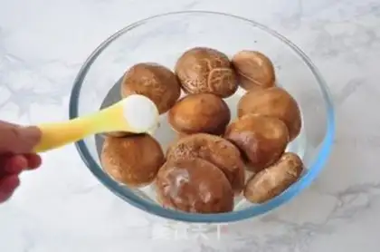 Make Spoon noodles step 2