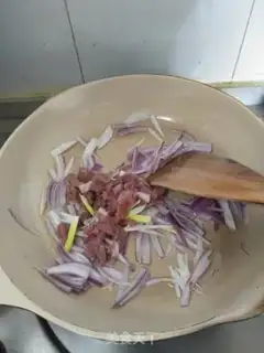 Make Onion-fired celery step 10
