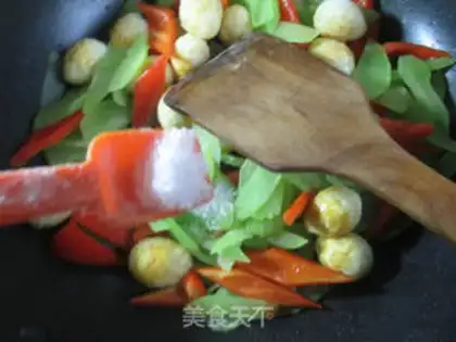 Make Paprika, screech, tiara eggs step 5