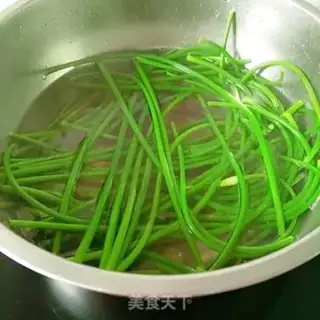 Make Garlic wood and carrots step 1