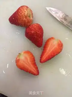 Make Strawberry shakes step 2