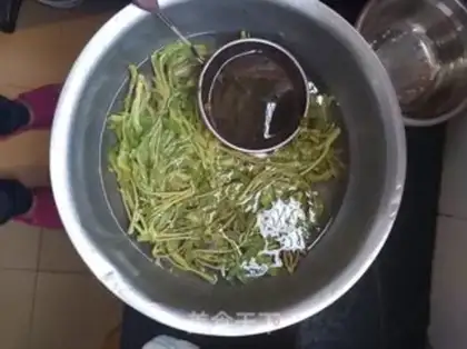 Make Fried eggs step 3