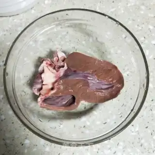 Make The olive plaster and pork heart soup step 0