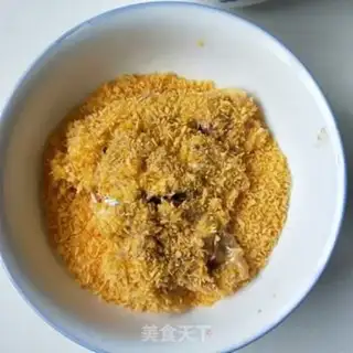 Make Spicy Orleans fried chicken leg step 5
