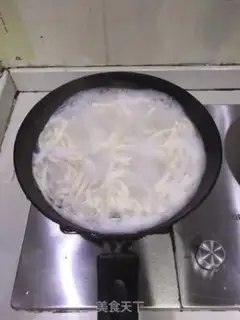 Make A short version of onion noodles step 0