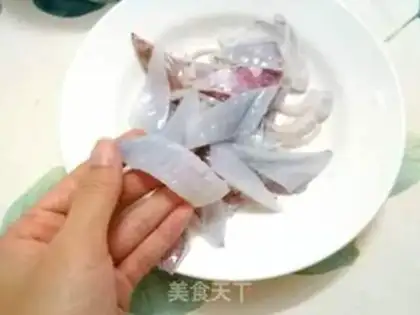 Make A Thai-style squid step 1