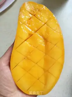 Make Mango milkshake step 0