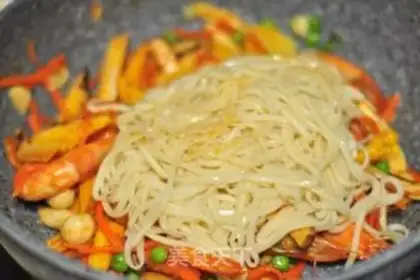 Make Curry noodles step 7