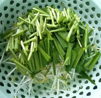 Make A silver sprouts of cinnamon step 1