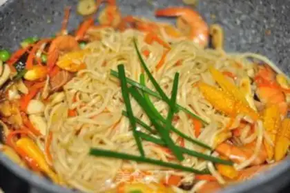 Make Curry noodles step 9