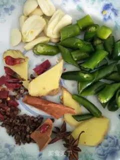 Make Spicy, spicy, spicy meat step 0