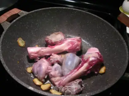 Make Scorch lamb soup step 0