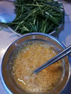 Make Scrambled eggs step 3