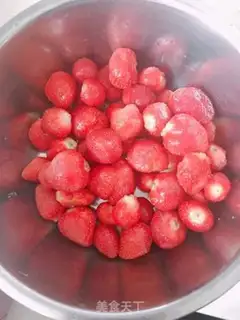 Make Strawberry juice step 0