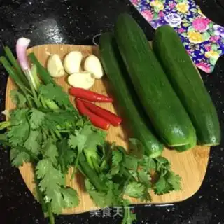 Make Spicy cucumber step 0
