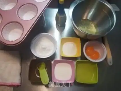 Make Pick up the cupcakes step 0