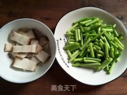 Make Meat and garlic step 1