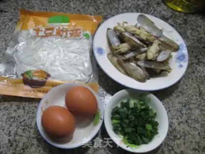 Make Eggs and potatoes step 0
