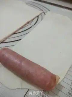 Make Double-coloured cheese sausage bag step 5