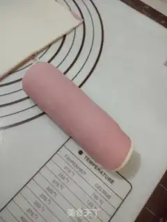 Make Double-coloured cheese sausage bag step 6