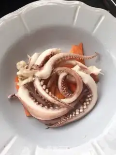 Make Onion oil, squid legs step 7