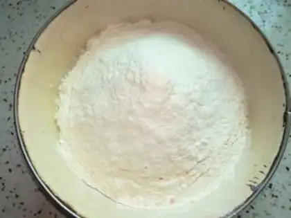 Make Old roll of red dates step 1