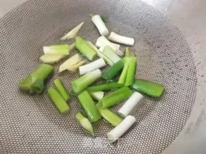 Make Onion cake step 3