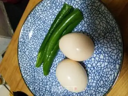 Make Pepper fried eggs step 0