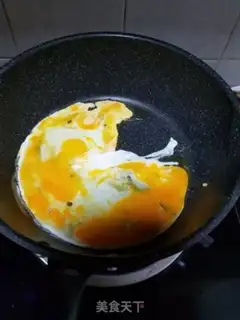 Make Pepper fried eggs step 2