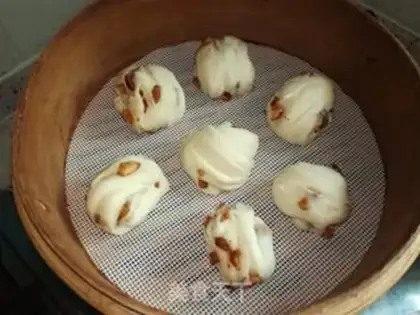 Make Old roll of red dates step 12