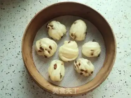 Make Old roll of red dates step 13