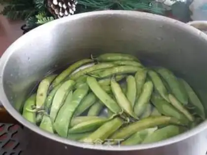 Make Salted peas step 0