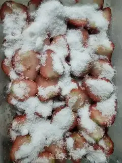 Make Glycol granule strawberries step 3