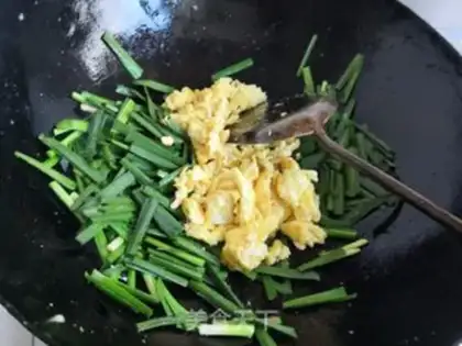 Make Scrambled goose eggs step 12