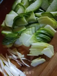 Make Roach tofu soup step 1