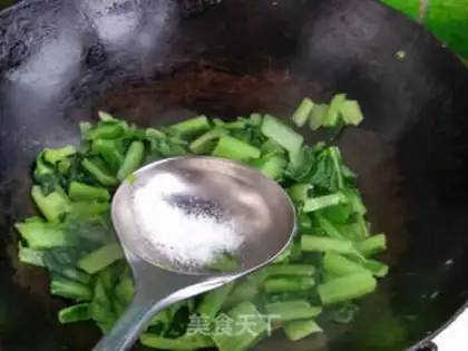 Make Pickles and fried eggs step 5