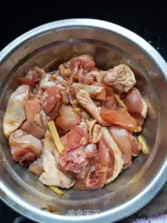 Make Yellow chicken leg step 1