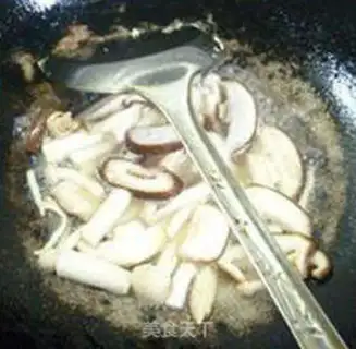 Make Twin mushroom fried quail eggs step 11