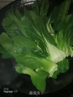 Make Garlic on the sea green step 3