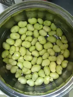 Make Scrambled bean petals step 1