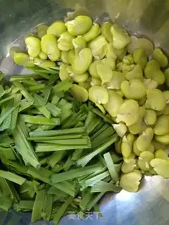Make Scrambled bean petals step 2