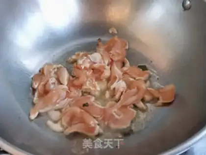 Make Chicken gravy, woody cabbage step 5