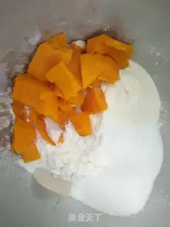 Make Old pumpkin bread step 1