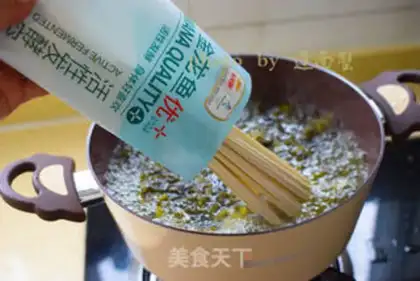 Make Sour beef noodles step 4