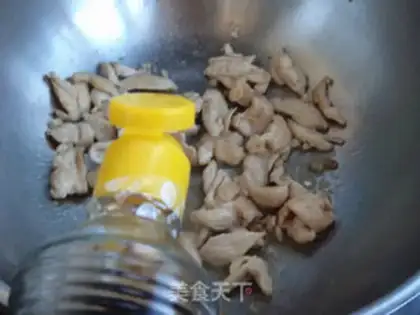 Make Chicken gravy, woody cabbage step 6