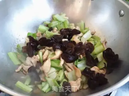 Make Chicken gravy, woody cabbage step 8