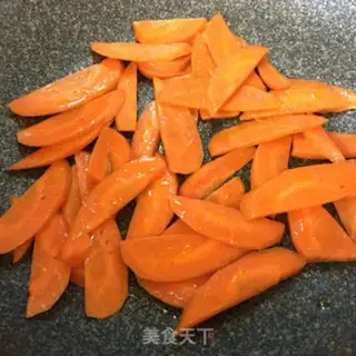Make Carrot pepper beef step 1