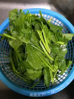 Make A spinach fan step 0